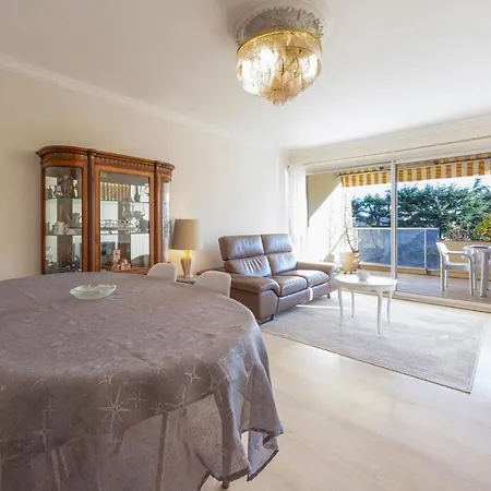 3 Bedroom Of 90m2 With A Spacious Terrasse And A Parking Spot ! Appartement