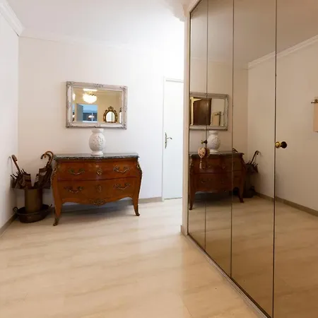 Appartement 3 Bedroom Of 90m2 With A Spacious Terrasse And A Parking Spot ! Antibes